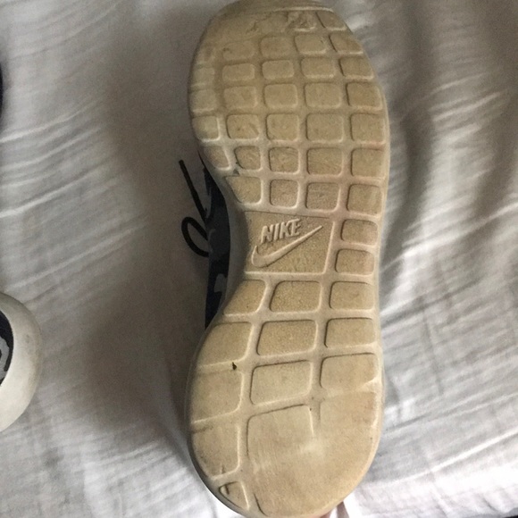 NIKE ROSHE RUN GREAT CONDITION - Picture 3 of 3